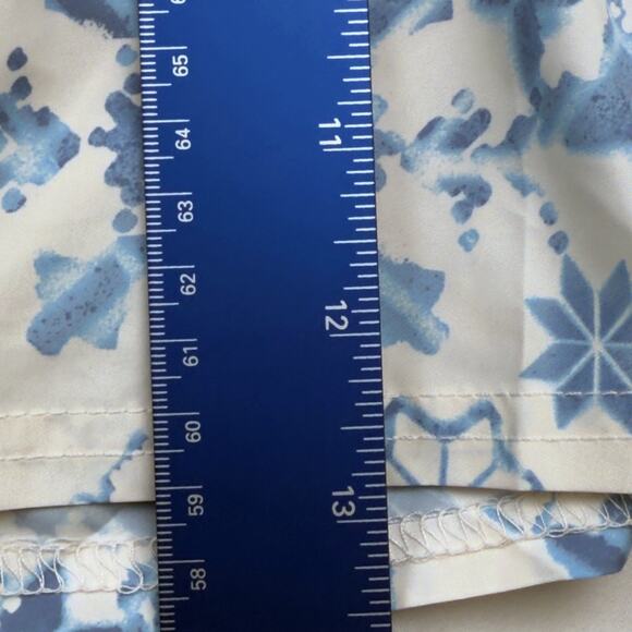 Free People Movement Women's LRG Arctic Snow Get Your Flirt On Shorts NWT - Picture 9 of 9